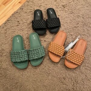 lot of Women’s Universal Thread Polly Sandals slides